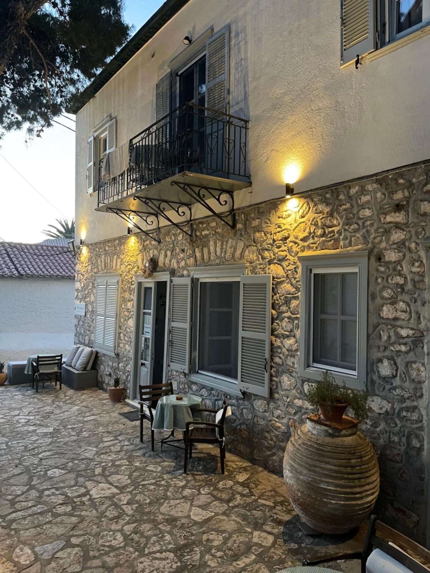 Piteoussa Rooms Гідра Екстер'єр фото